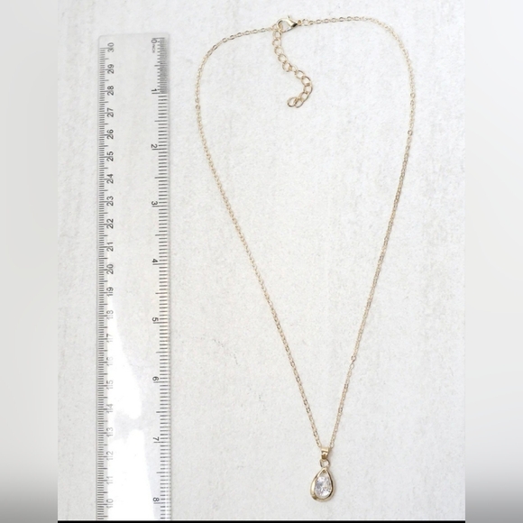 Necklace & Earrings Set BNIB - Picture 2 of 5